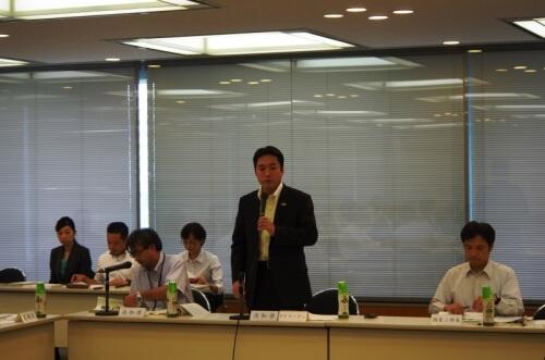 画像：尾﨑次世代育成支援対策プロジェクトチームリーダー（高知県知事）